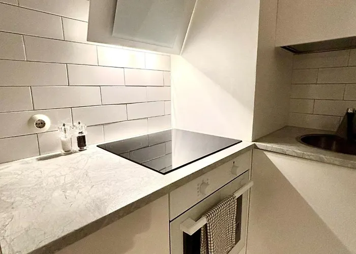 Nicely Furnished Near Centrum, Free Parking